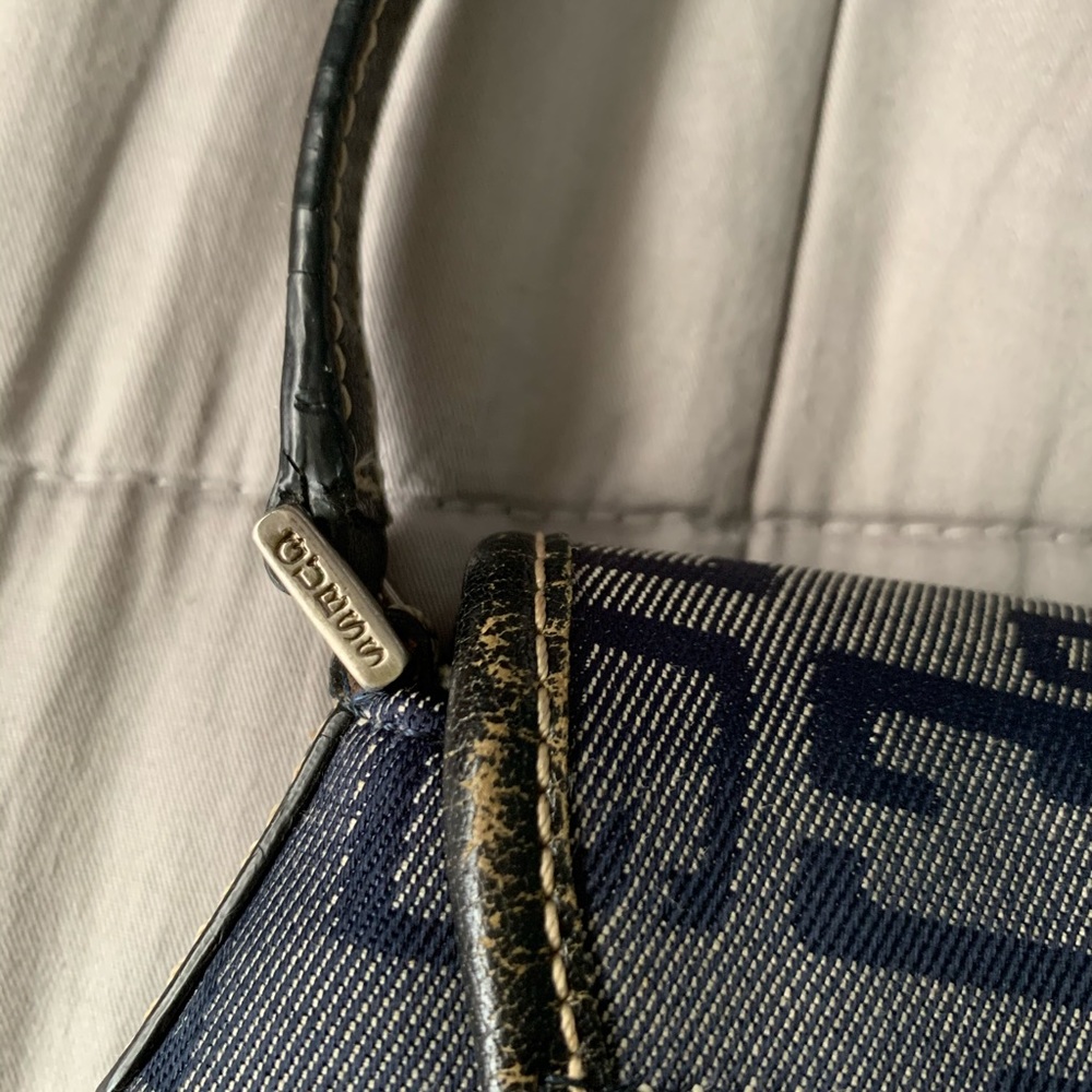 Guess Purse - Picture 3 of 4